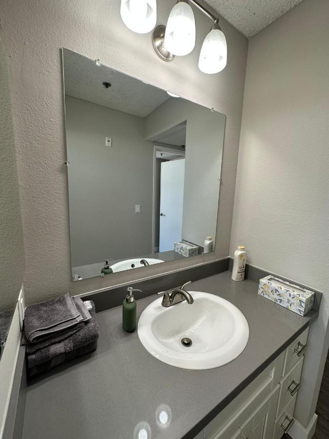 Universal Studios 8 Min Drive Two Bedroom Apartment With Free Parking Los Angeles Luaran gambar